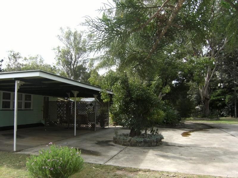 32 to 34 Drayton Street, Nanango QLD 4615