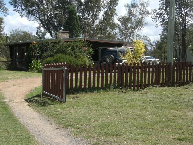 27b Cairns Street, Nanango QLD 4615