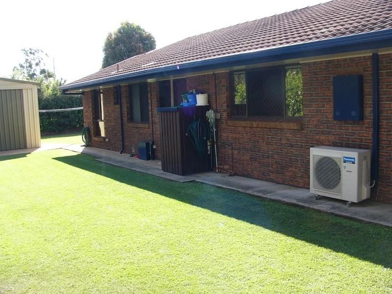 6 Lee Court, Nanango QLD 4615