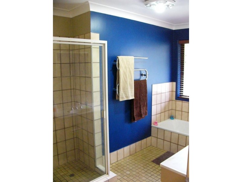 6 Lee Court, Nanango QLD 4615