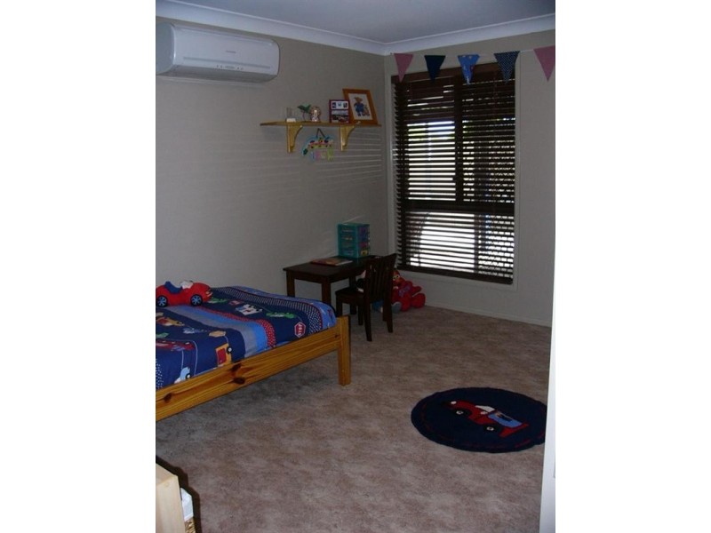 6 Lee Court, Nanango QLD 4615