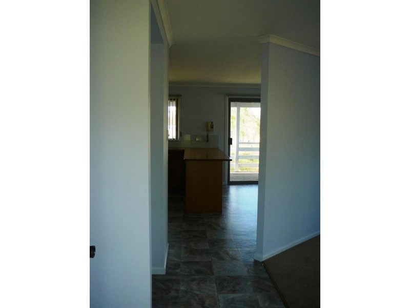 77 Carbeen Crescent, Nanango QLD 4615