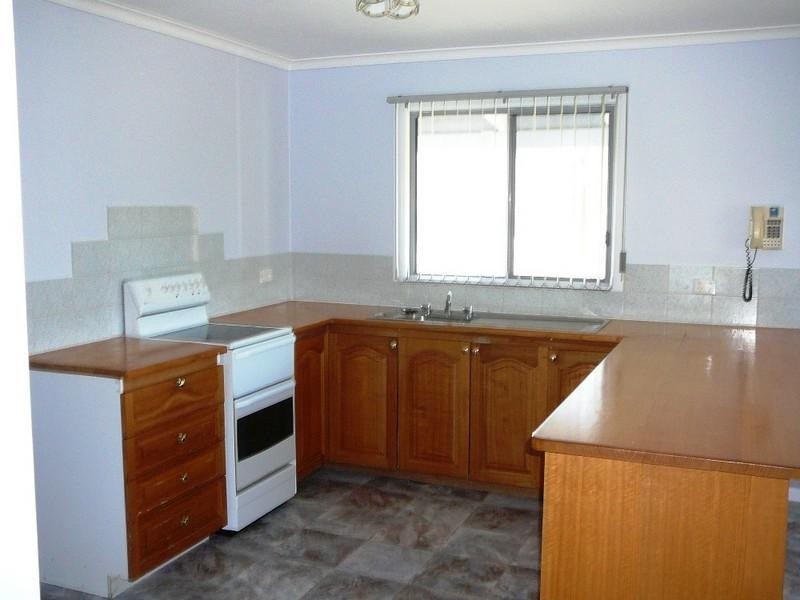 77 Carbeen Crescent, Nanango QLD 4615