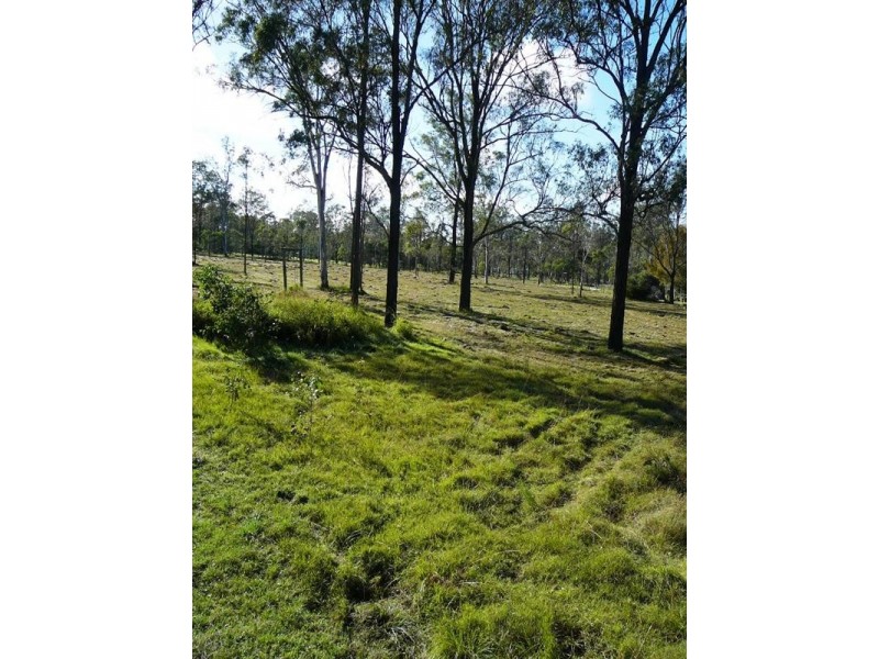 77 Carbeen Crescent, Nanango QLD 4615