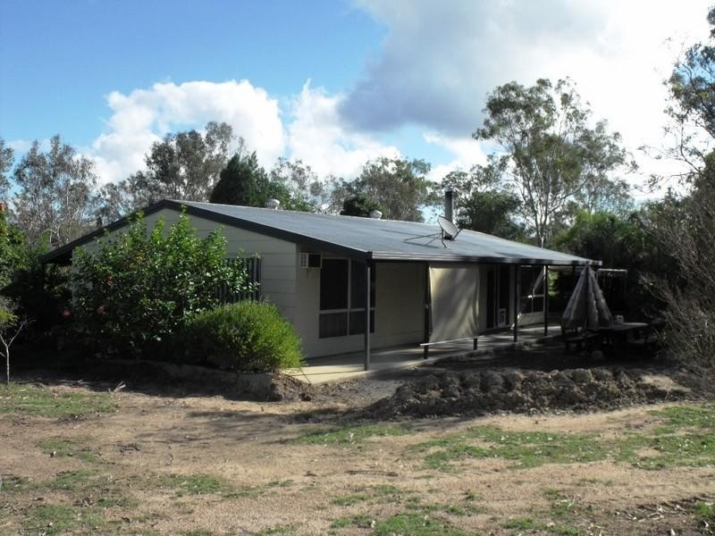 251 Carbeen Crescent, Nanango QLD 4615