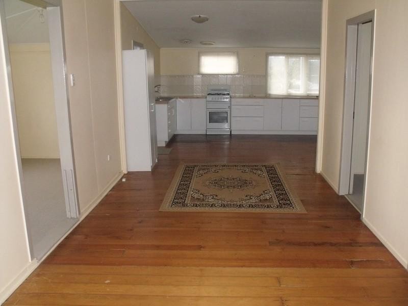 10 Corbett Street, Nanango QLD 4615