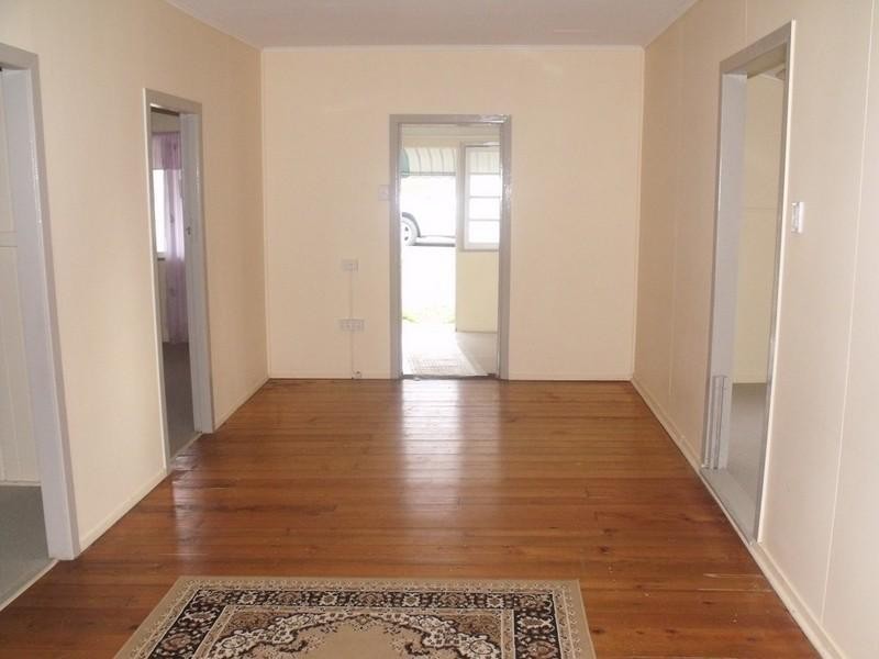 10 Corbett Street, Nanango QLD 4615