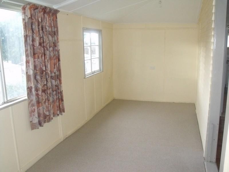 10 Corbett Street, Nanango QLD 4615