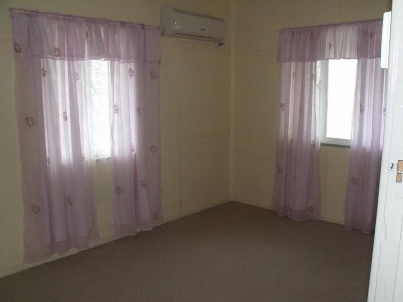 10 Corbett Street, Nanango QLD 4615
