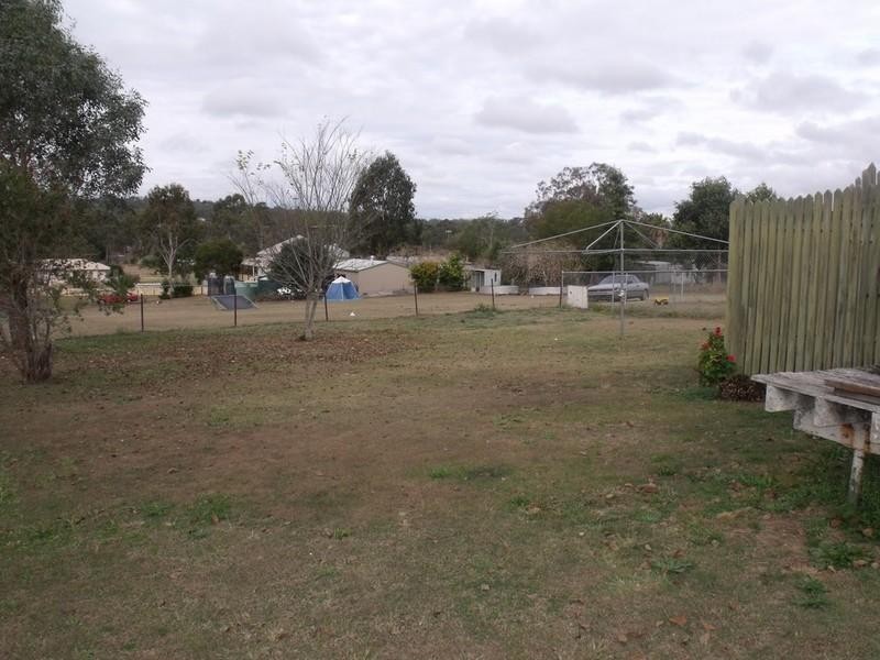10 Corbett Street, Nanango QLD 4615