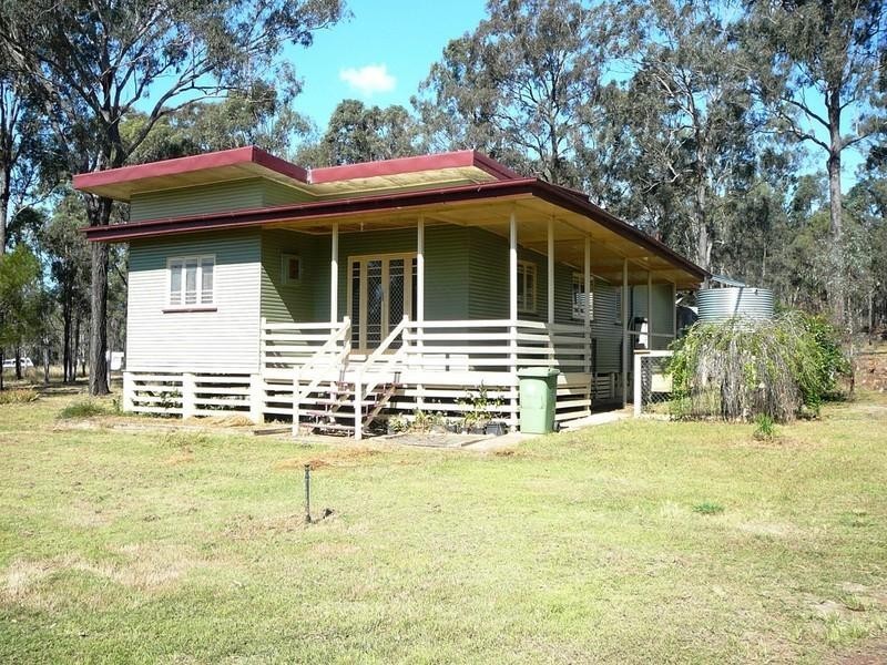 246 Malar Crescent, Nanango QLD 4615