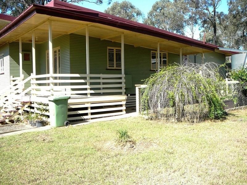 246 Malar Crescent, Nanango QLD 4615