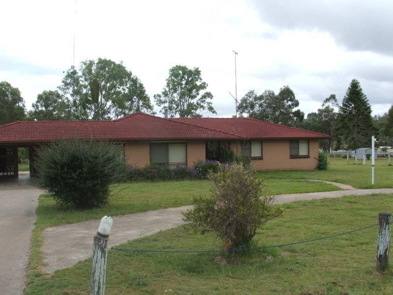20 Grey Street, Nanango QLD 4615
