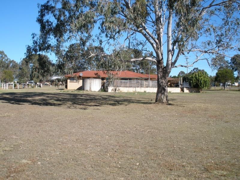 20 Grey Street, Nanango QLD 4615