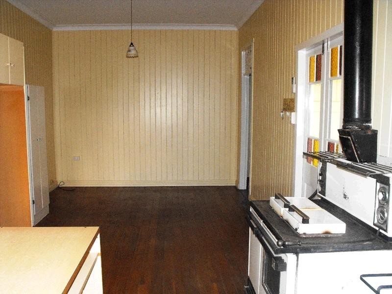 26 Racecourse Road, Nanango QLD 4615