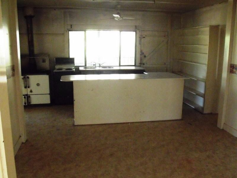 15 Parker Road, Ellesmere QLD 4610