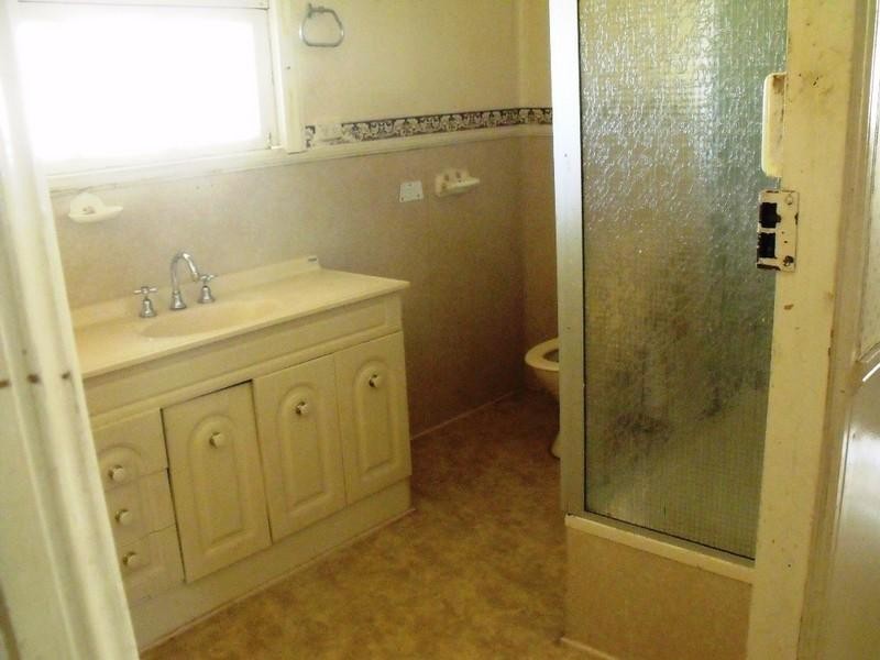 15 Parker Road, Ellesmere QLD 4610