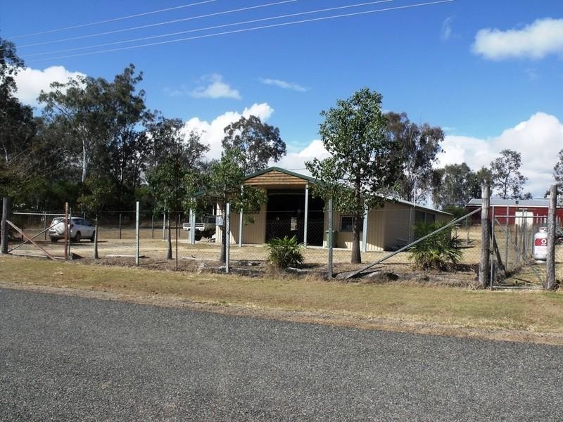 2 Knowles Street, Nanango QLD 4615