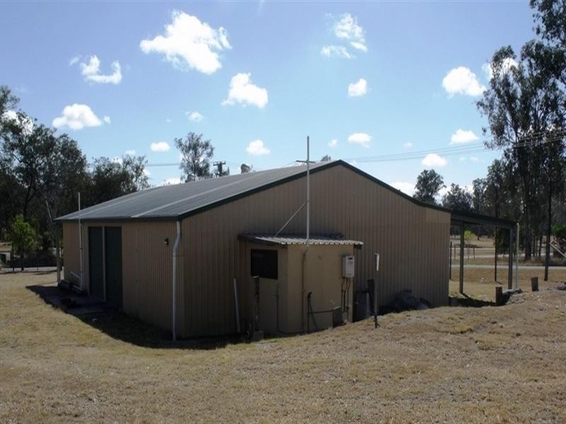 2 Knowles Street, Nanango QLD 4615
