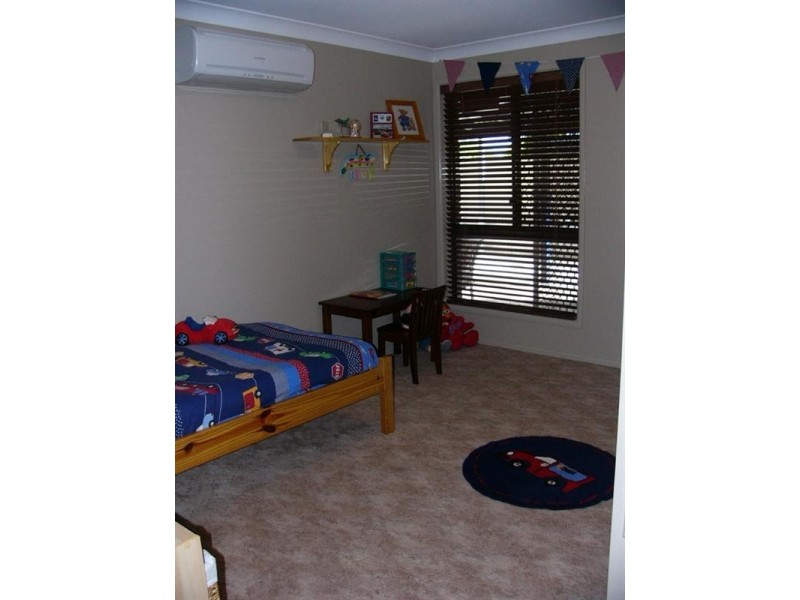 6 Lee Court, Nanango QLD 4615