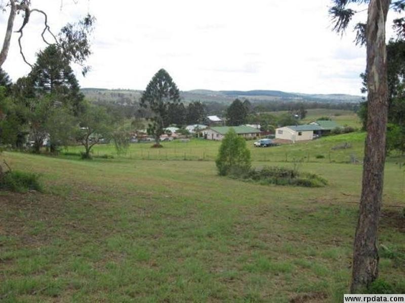 4 Rosalie Drive, Yarraman QLD 4614