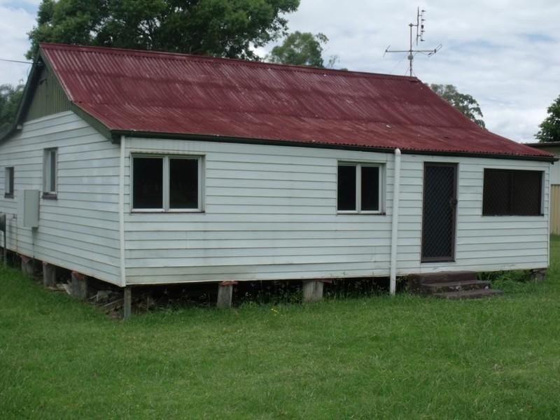 82 Fitzroy Street, Nanango QLD 4615