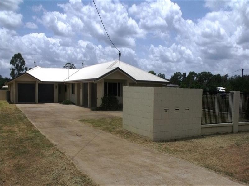 1&2/22 McIlhatton Street, Wondai QLD 4606