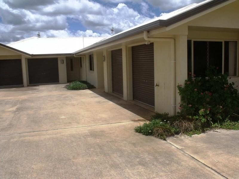 1&2/22 McIlhatton Street, Wondai QLD 4606