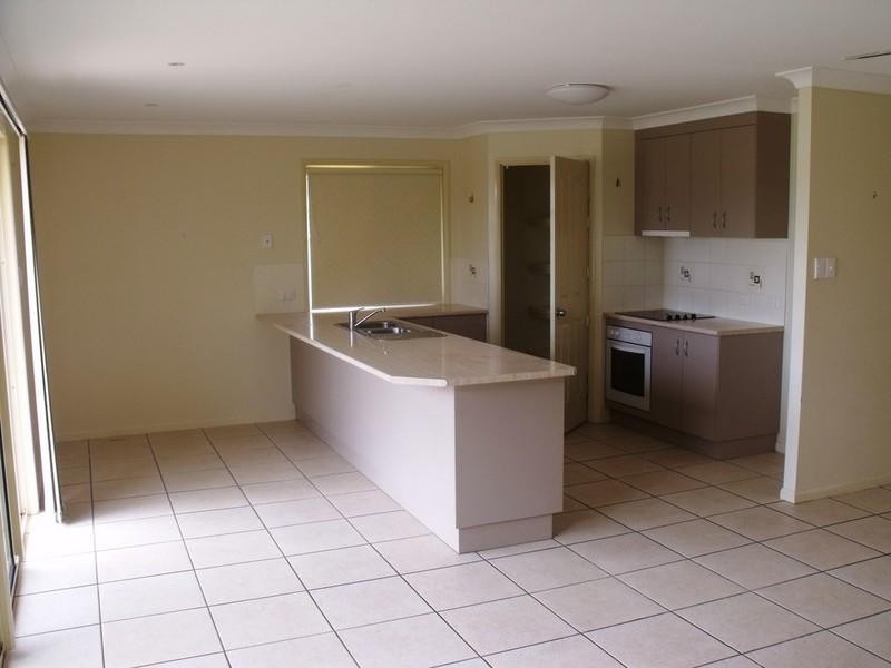 1&2/22 McIlhatton Street, Wondai QLD 4606