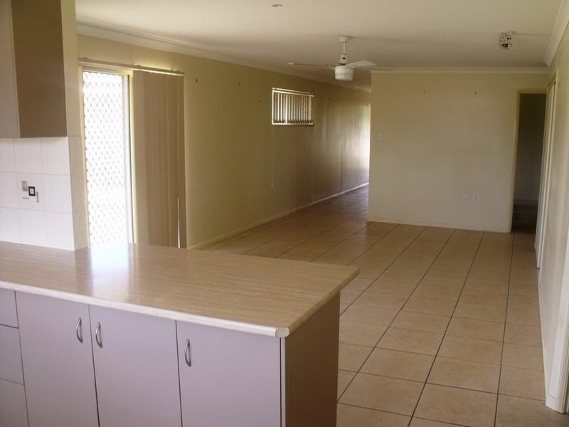 1&2/22 McIlhatton Street, Wondai QLD 4606