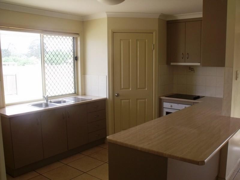 1&2/22 McIlhatton Street, Wondai QLD 4606