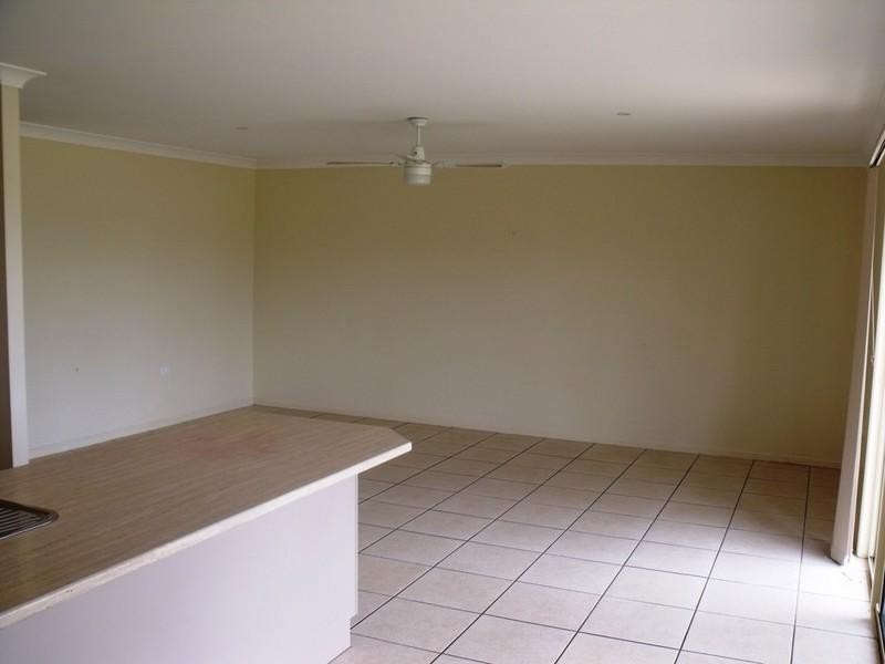 1&2/22 McIlhatton Street, Wondai QLD 4606