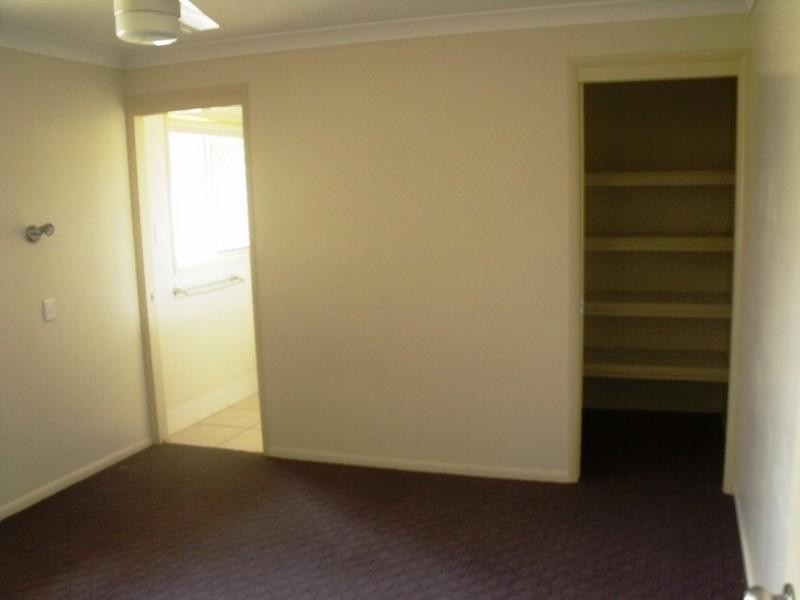 1&2/22 McIlhatton Street, Wondai QLD 4606