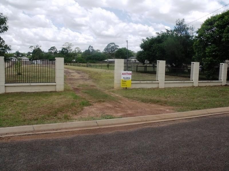24 McIlhatton Street, Wondai QLD 4606