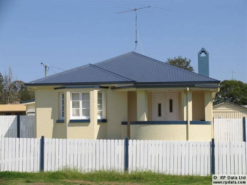 61 Fitzroy Street, Nanango QLD 4615