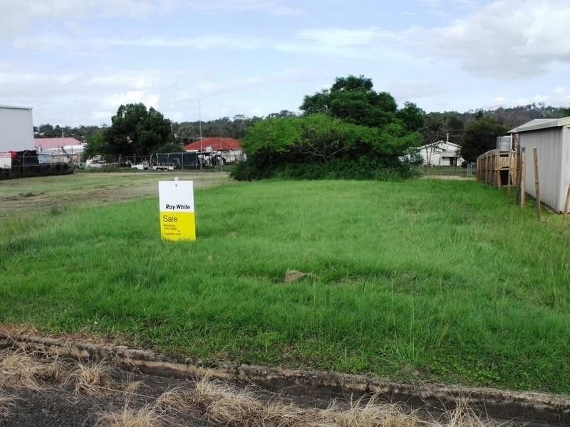 18 Fitzroy Street, Nanango QLD 4615