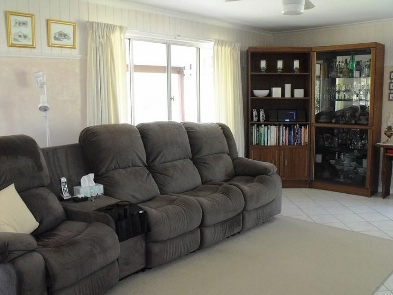 213 Carbeen Crescent, Nanango QLD 4615