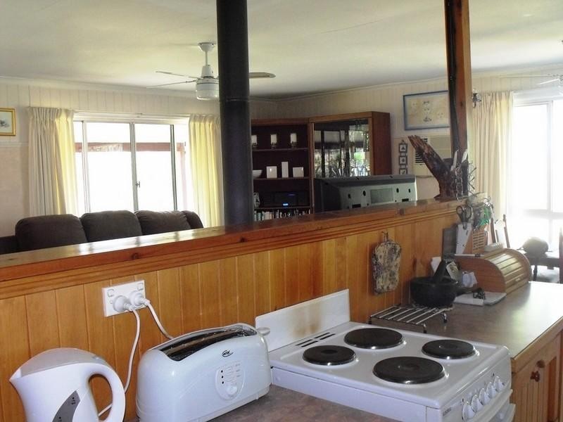 213 Carbeen Crescent, Nanango QLD 4615