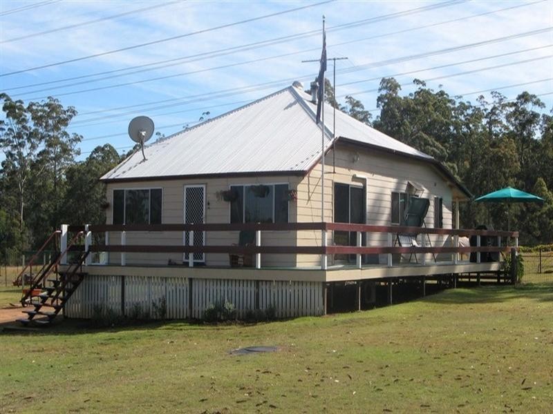 221 Martin Crescent, Benarkin QLD 4306