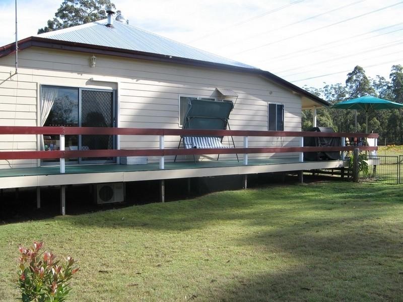 221 Martin Crescent, Benarkin QLD 4306