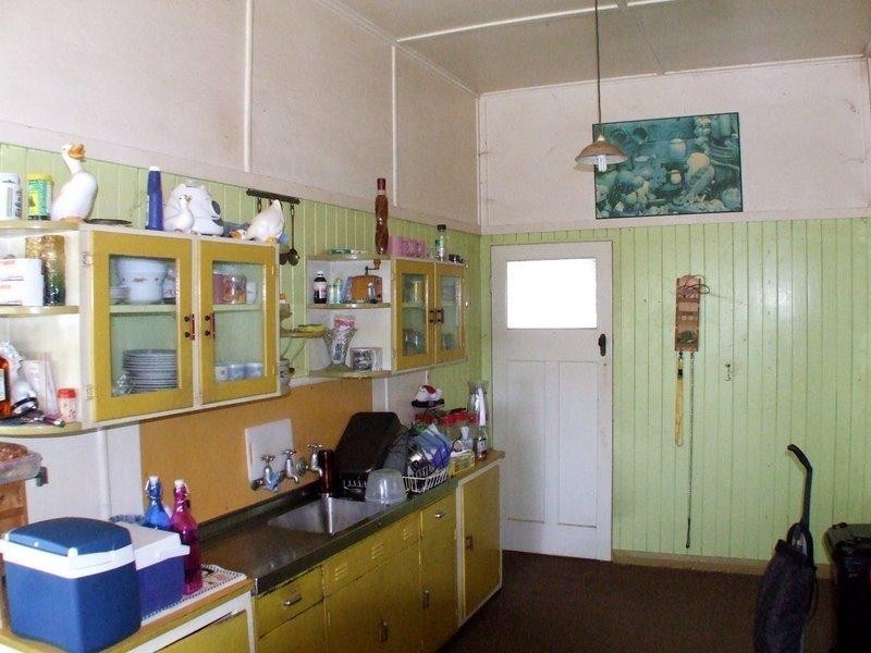 34 Walter Road, Kingaroy QLD 4610