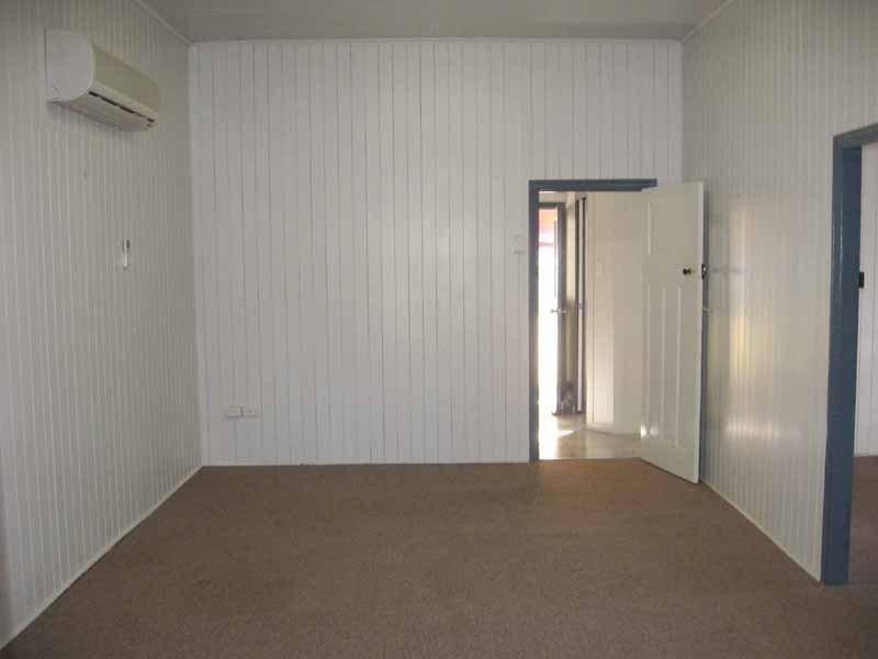 18 Martin Place, Kingaroy QLD 4610