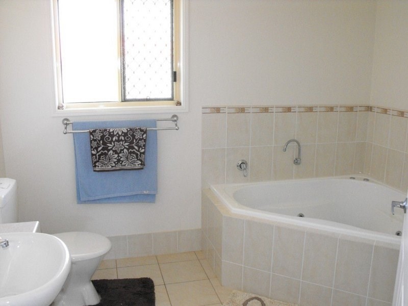 2 Summers Court, Kingaroy QLD 4610