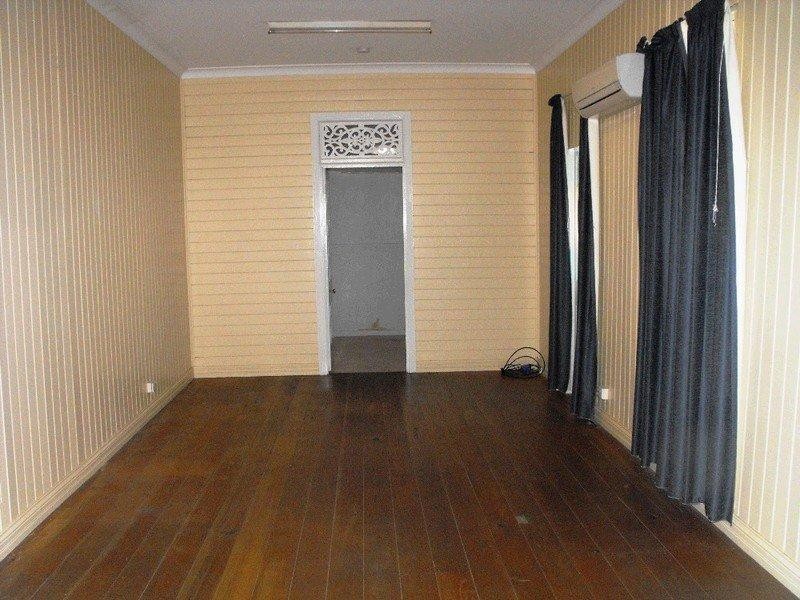 26 Racecourse Road, Nanango QLD 4615