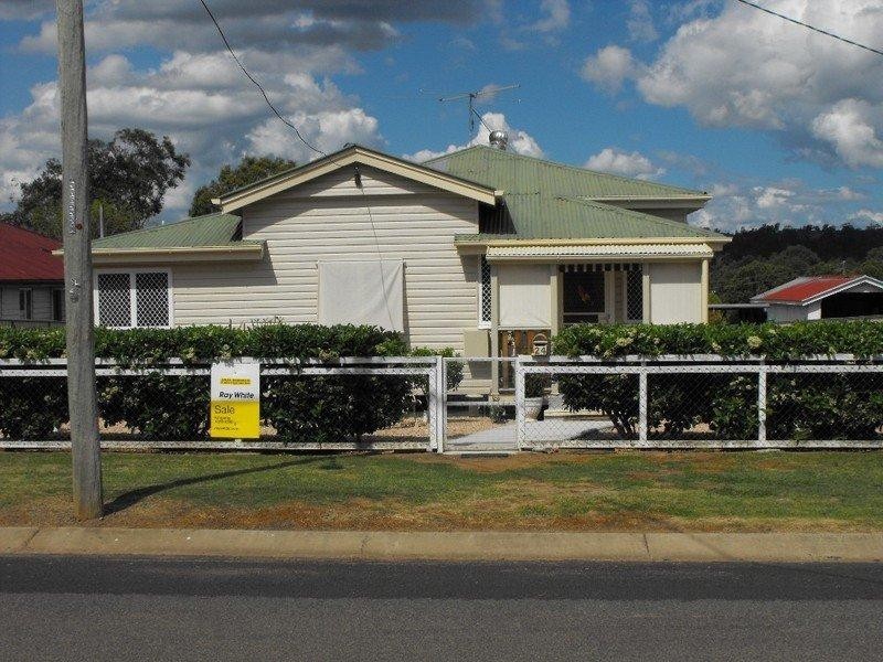 24 Gipps Street, Nanango QLD 4615
