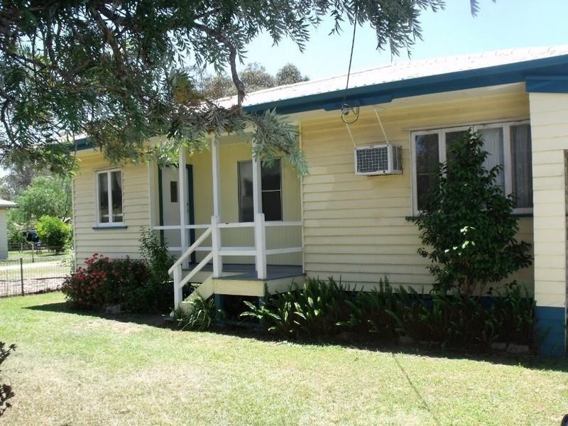 16 Knight Street, Kingaroy QLD 4610