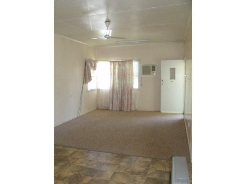 16 Knight Street, Kingaroy QLD 4610