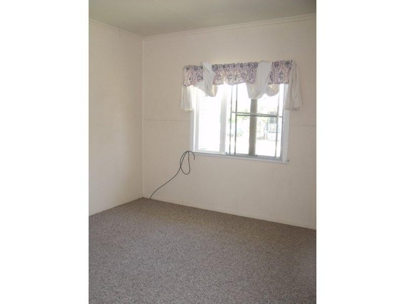 16 Knight Street, Kingaroy QLD 4610