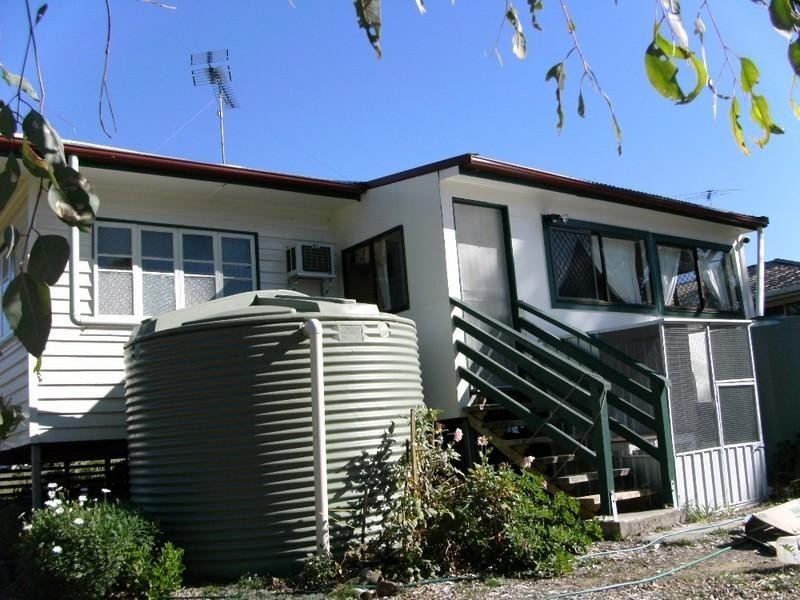 10 Grey Street, Nanango QLD 4615