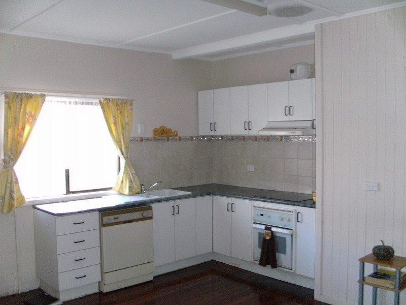 10 Grey Street, Nanango QLD 4615